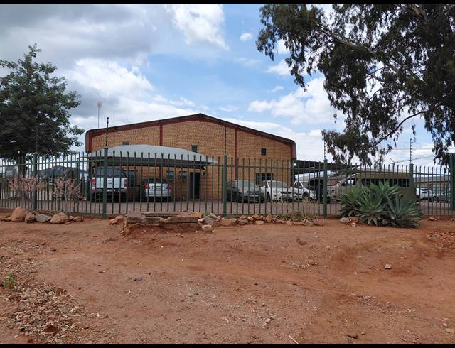 1,743M² BUSINESS FOR SALE IN MOKOPANE CENTRAL